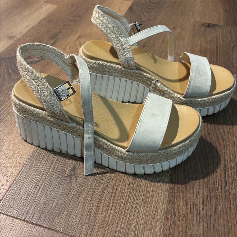 Women’s White altrd state Platform Sandals